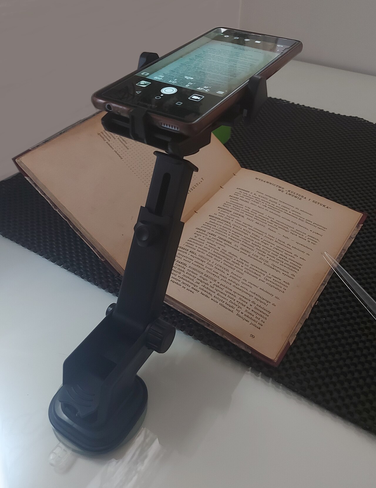 phone tripod