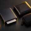 ICレコーダーとカード型スキャナーと財布とポーチ