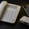 固定電話機とスマートフォンと迷惑電話対策の装置