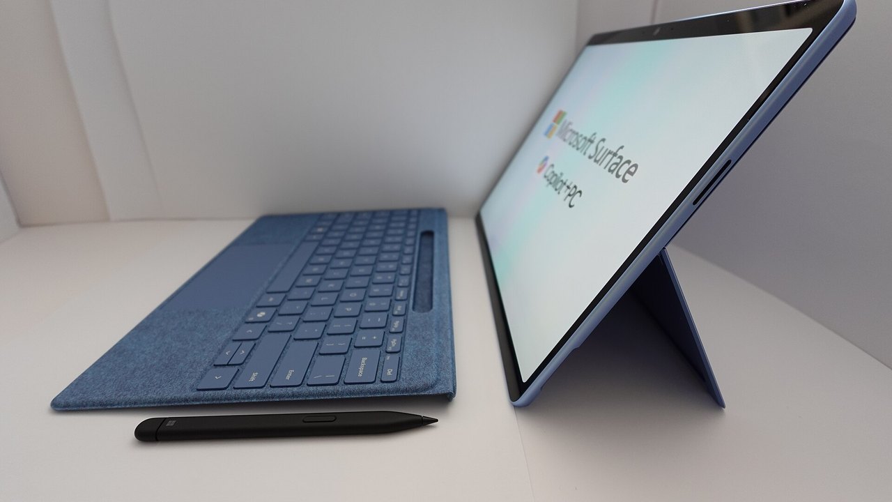 キーボードを付けた2in1タブレット